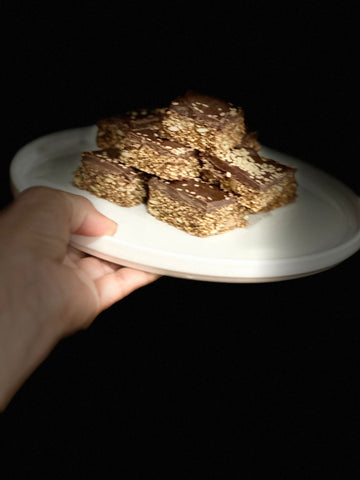 Delicious Amaranth ancient grain with dark chocolate for a snack😋